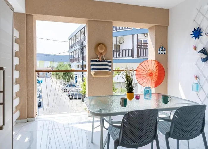 Sunny Side W Terrace In Larnaca