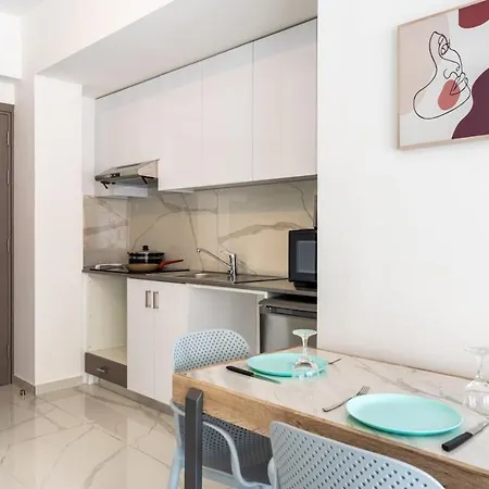 Sunny Side W Terrace In Apartment Larnaca